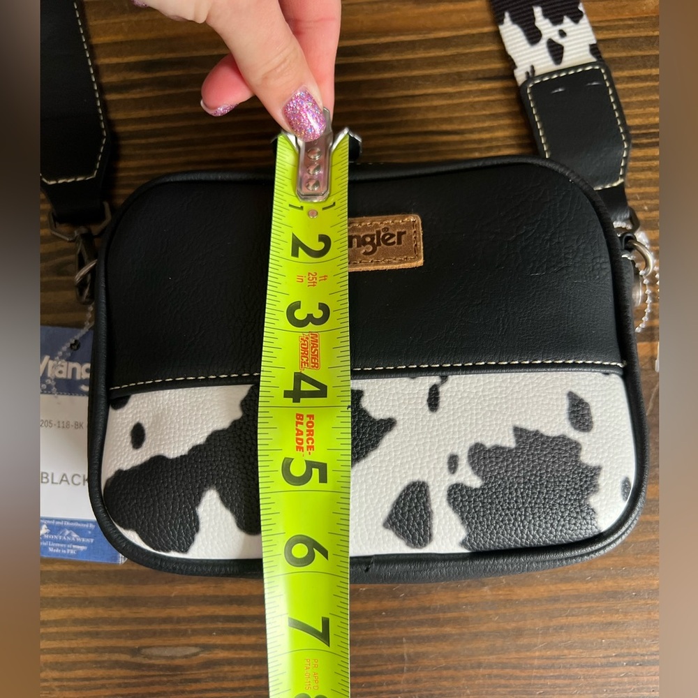 Wrangler Black and White Cow PrintCrossbody Bag NWT - Picture 3 of 6